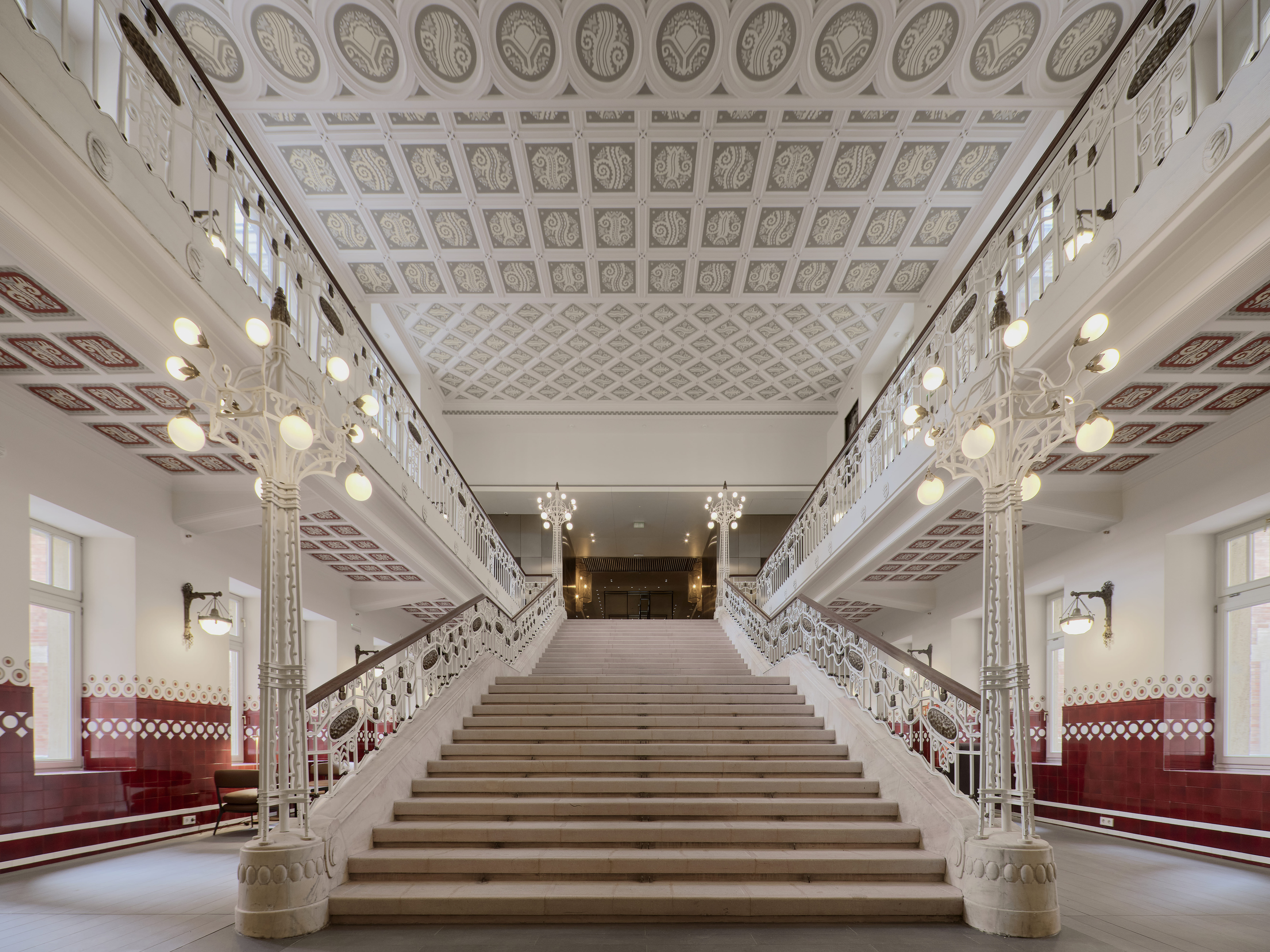 Kozmo Hotel Suites & Spa