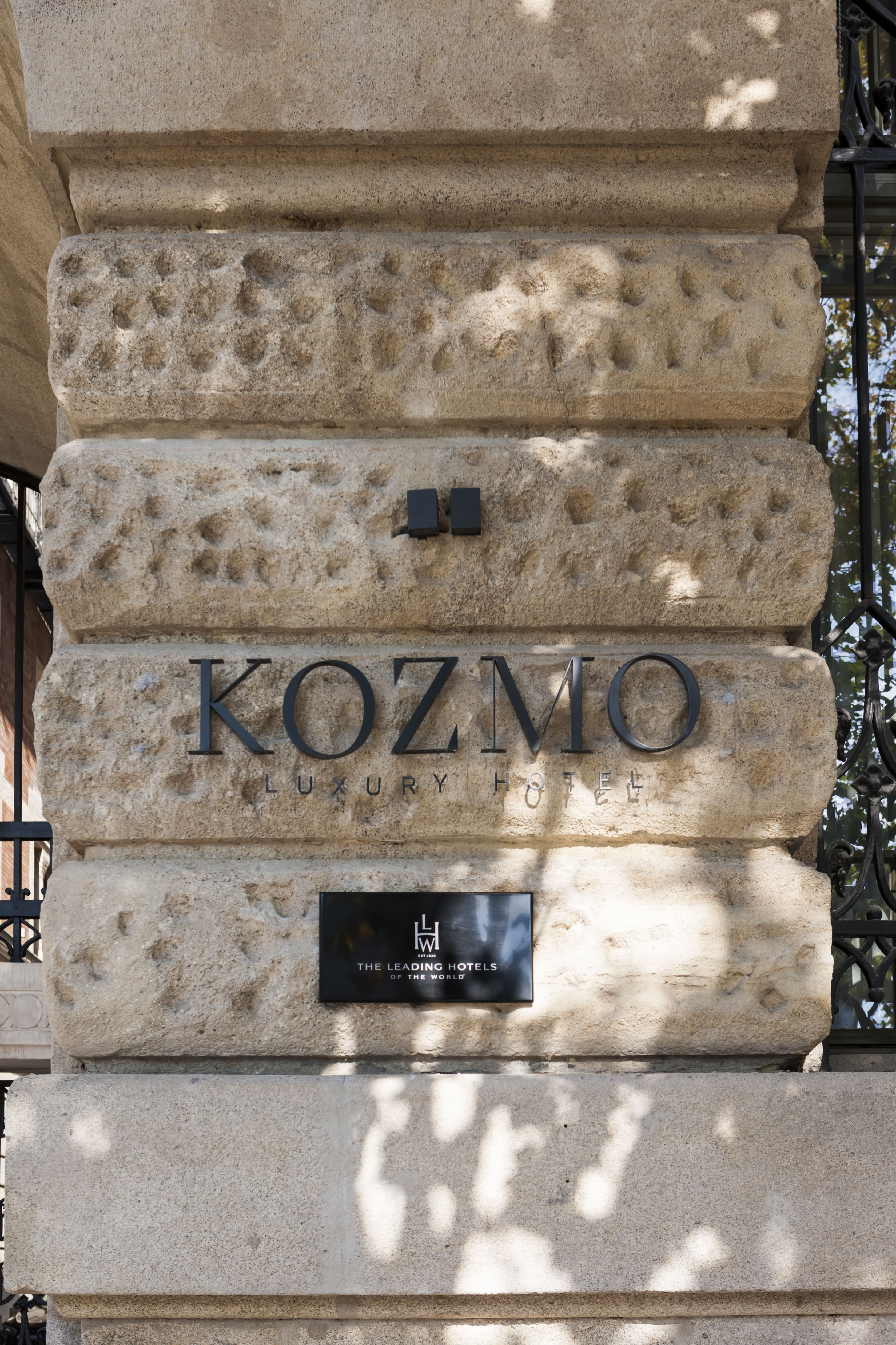 Kozmo Hotel Suites & Spa