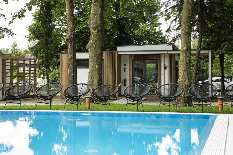 Barack Thermal Resort