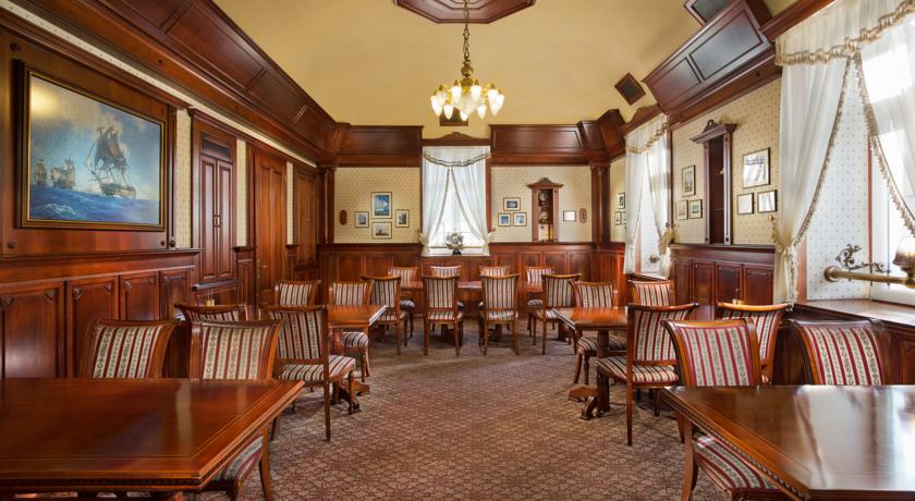 Nelson Hotel