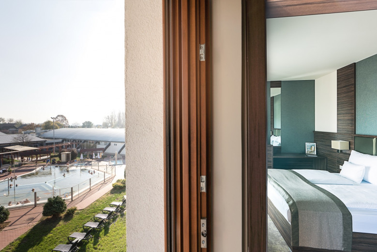 Barack Thermal Resort