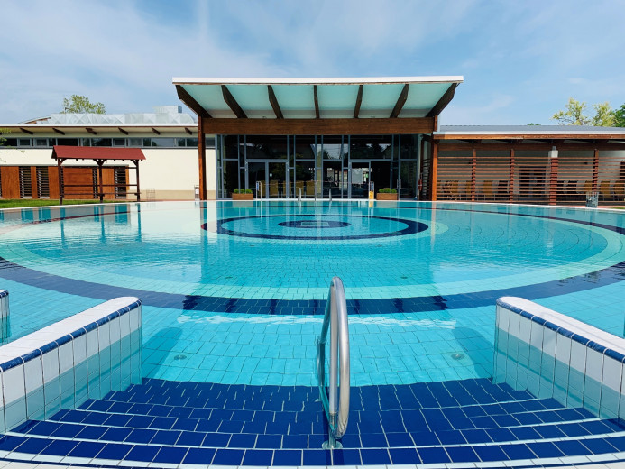 Barack Thermal Resort