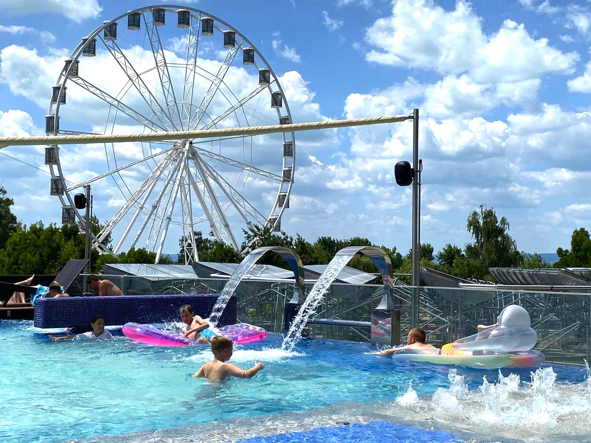 Balaton Hotel & Restaurant