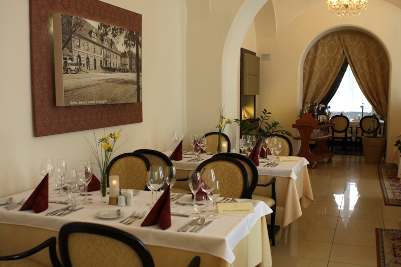 Kristály Imperial Hotel és Pálma Rendezvényház