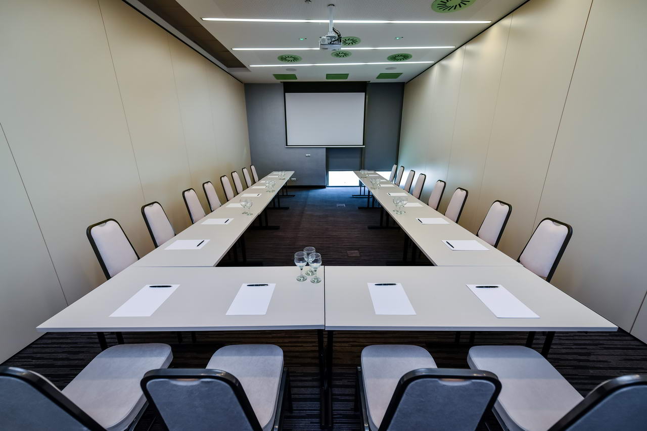 Best Western Plus Lakeside Hotel