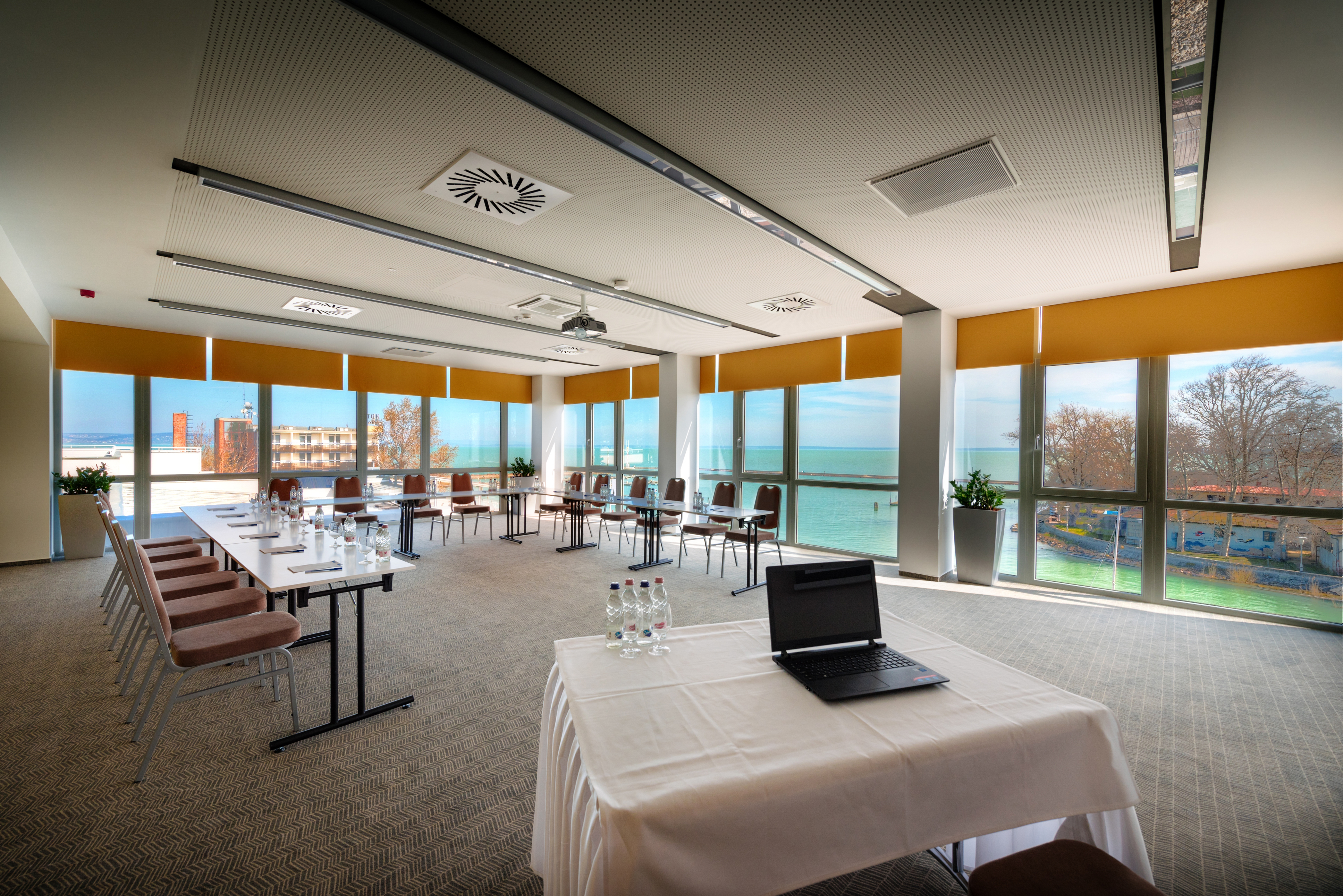 Hotel Yacht Wellness & Business