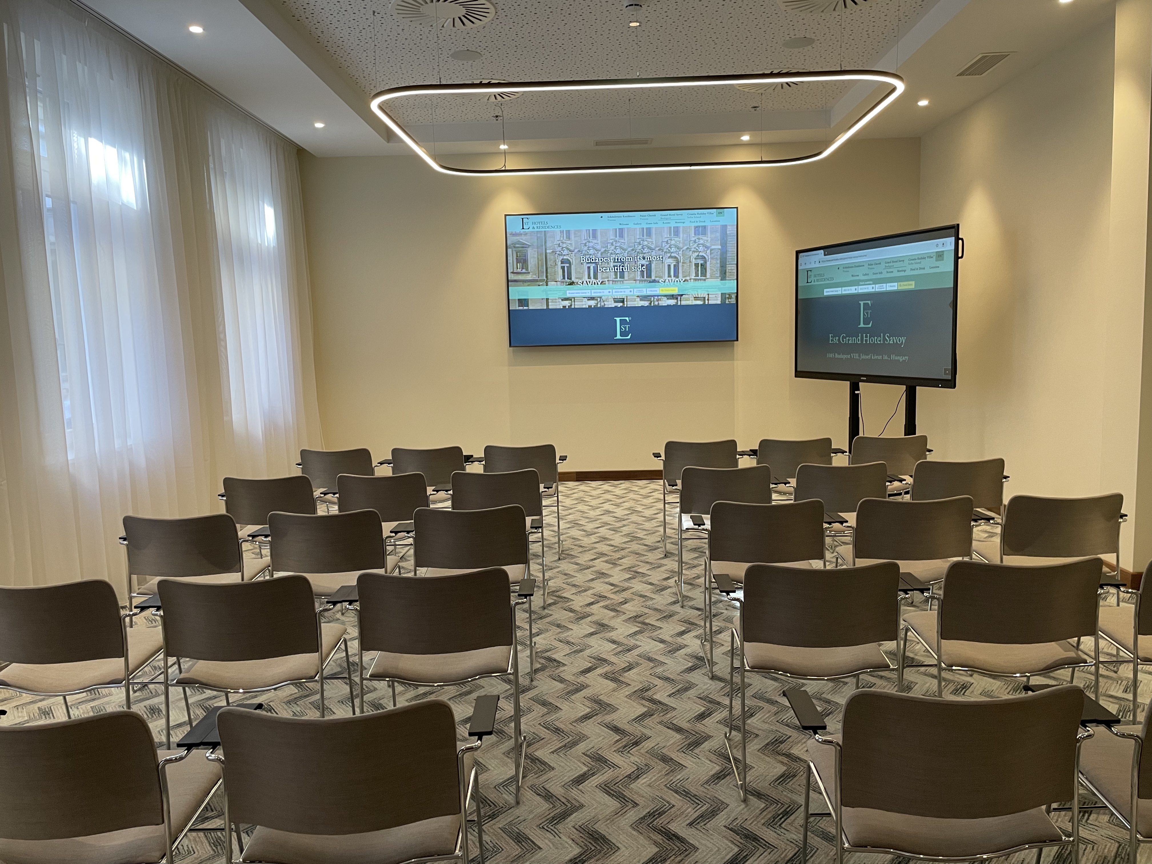EST Grand Hotel Savoy Budapest