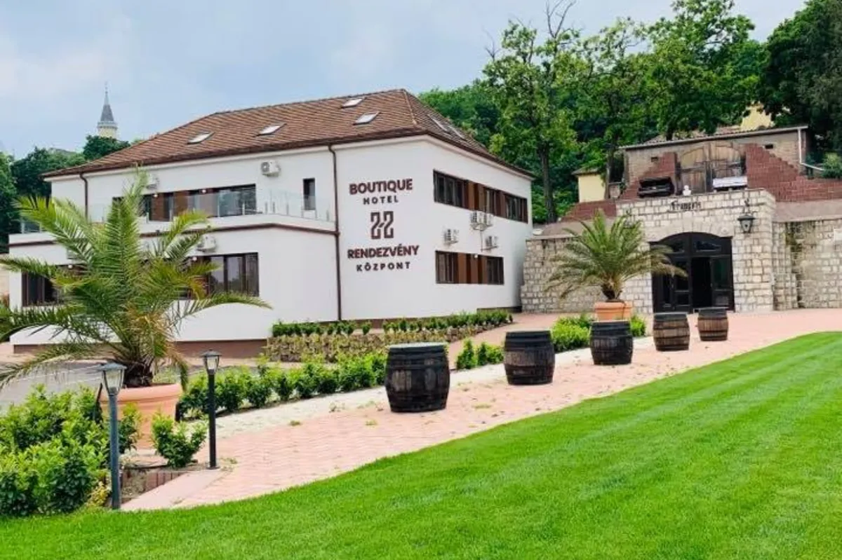 22 Rendezvényközpont & Boutique Hotel