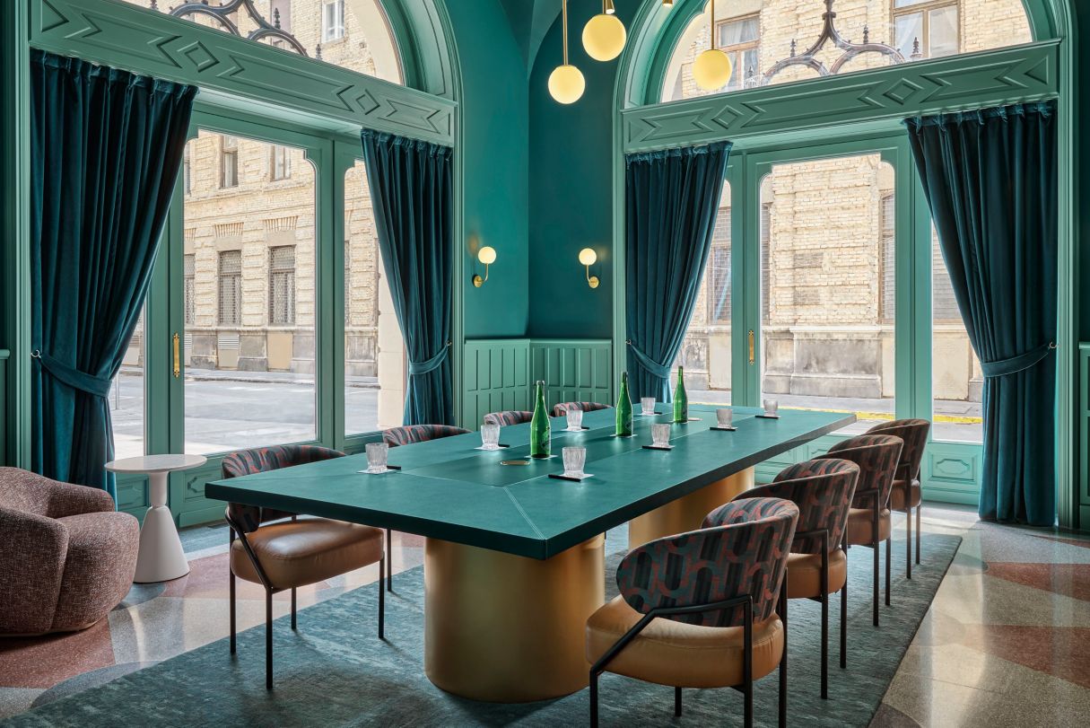 W Budapest