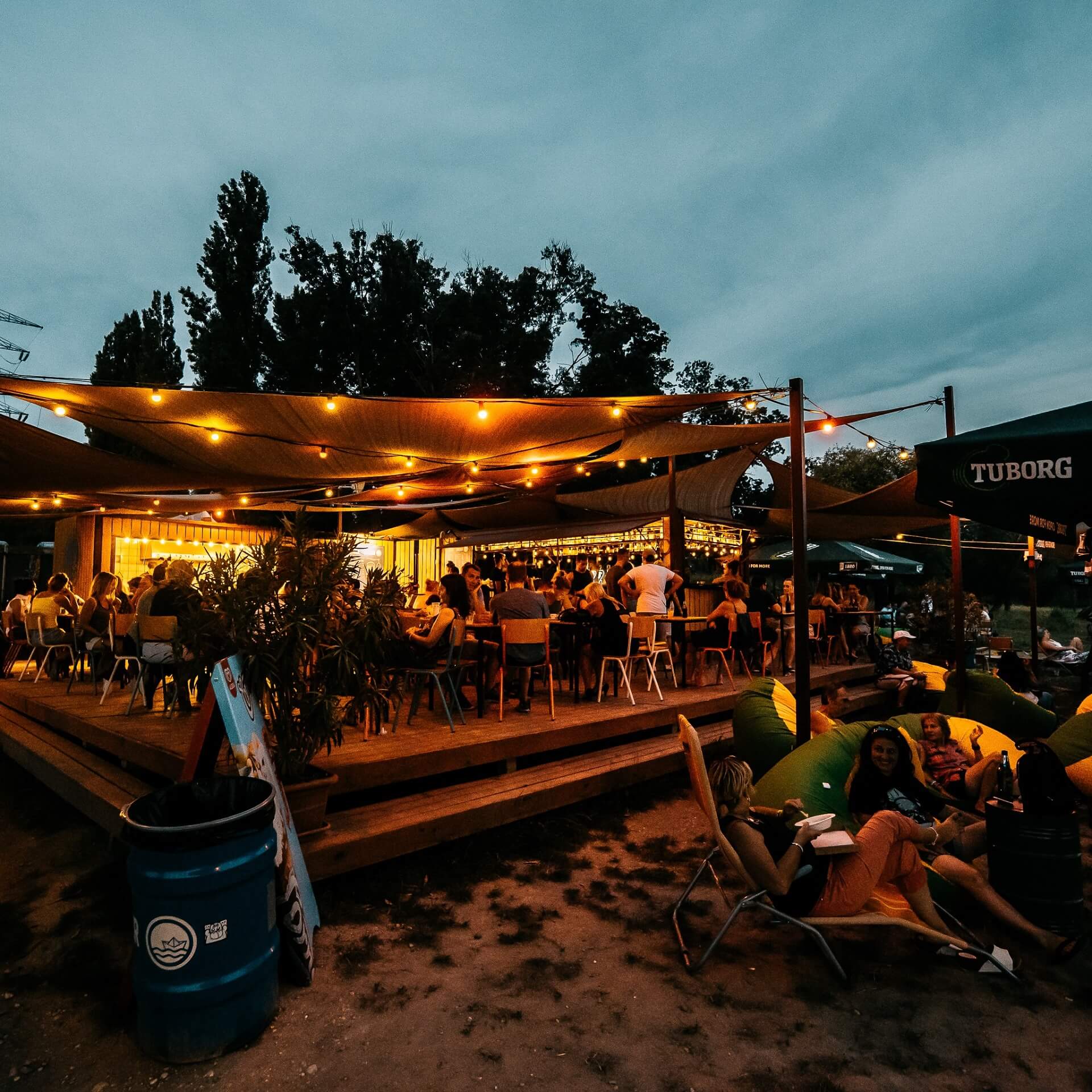 Wasser Bar & Grill