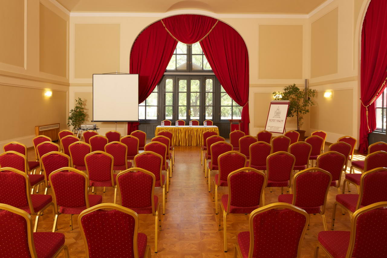 Erzsébet Királyné Szálloda