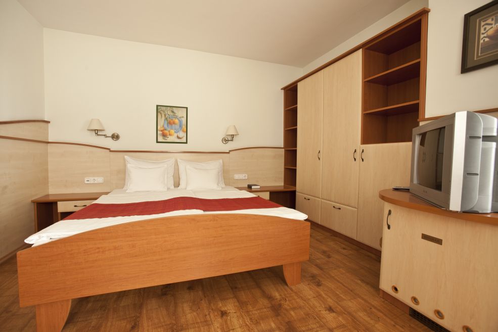 Hotel Makár