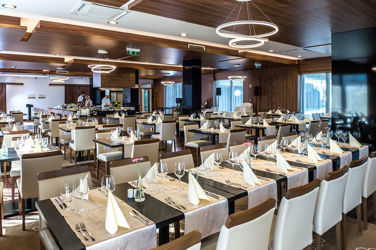 Castellum Hotel Hollókő