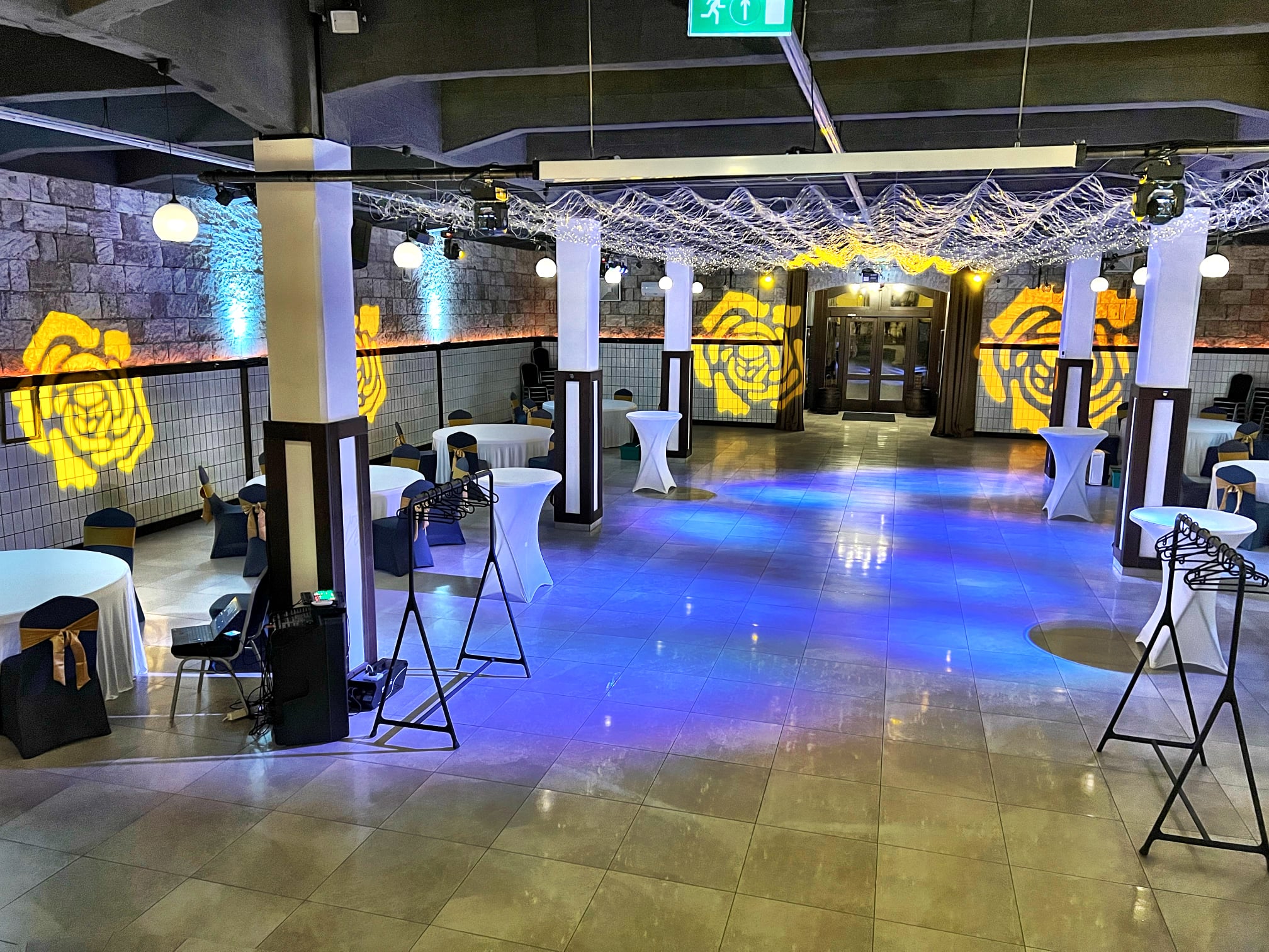 François díszterem