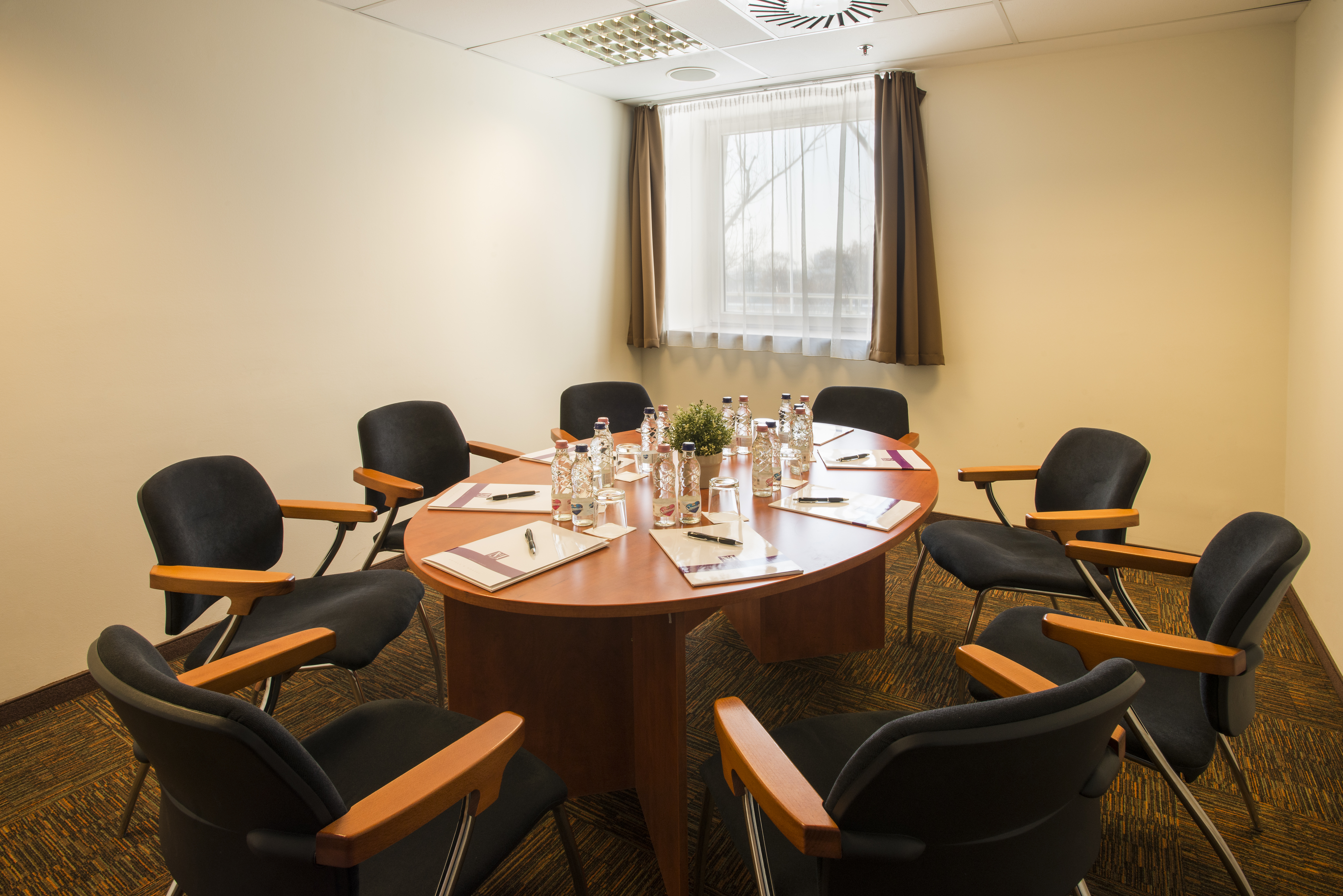 Expo Tower by Mellow Mood Hotels meeting room