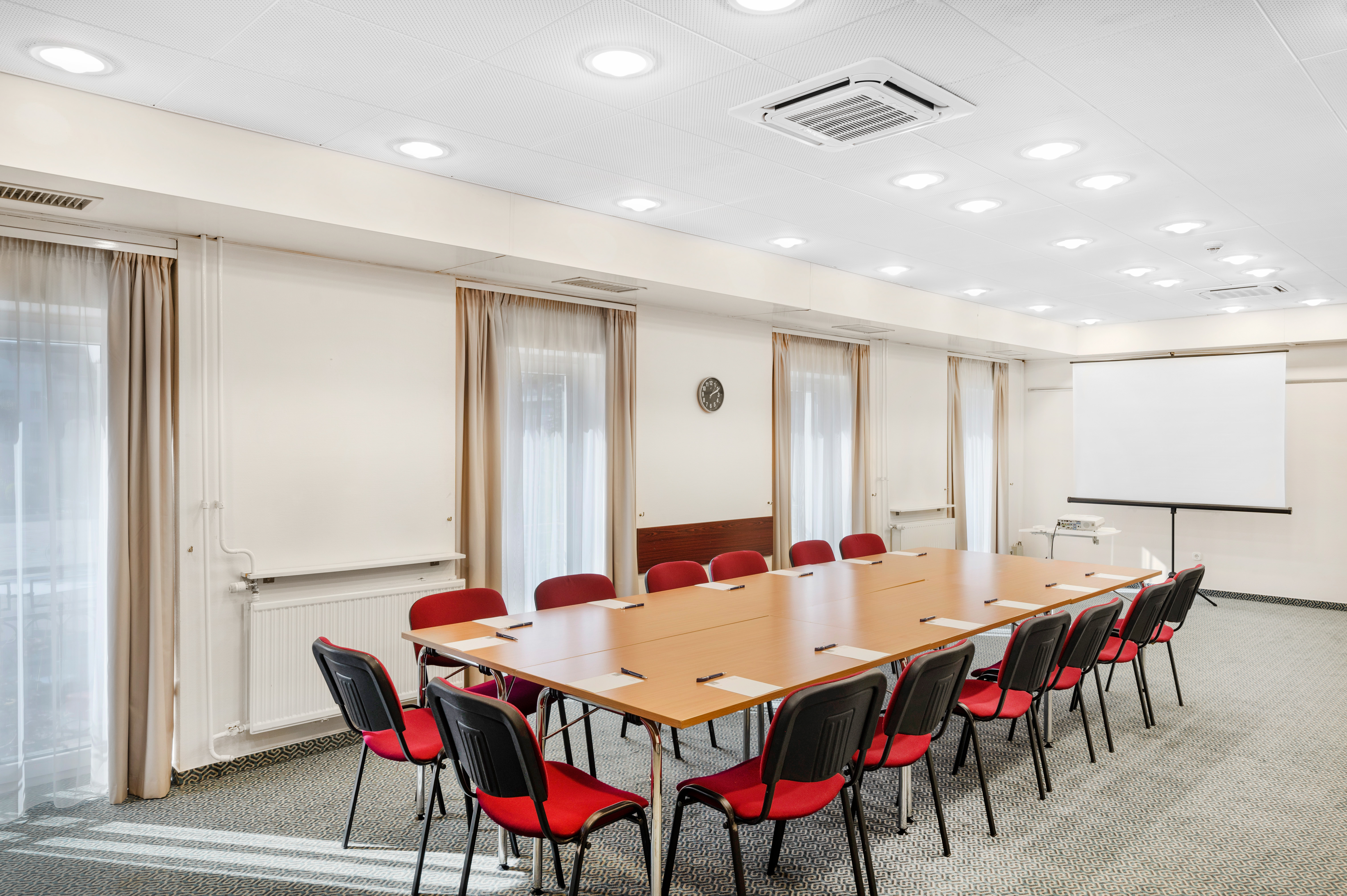 Duna  tárgyaló terem