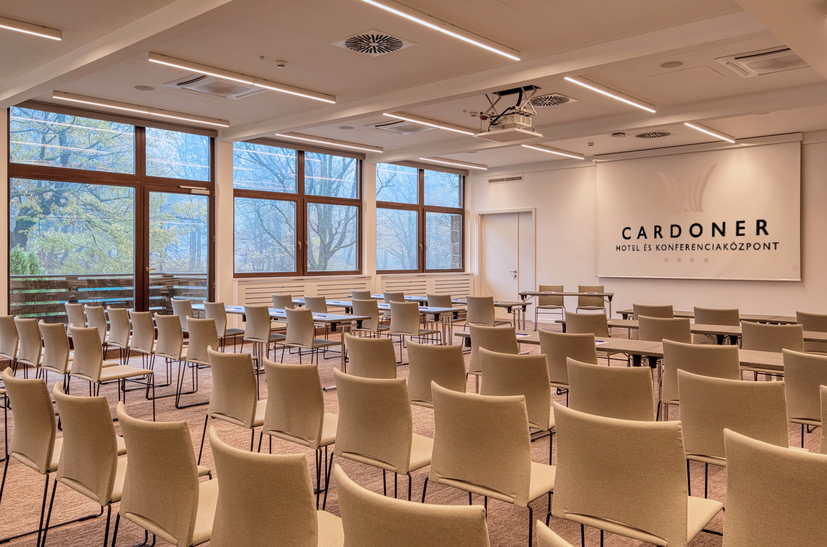 Cardoner Hotel és Konferenciaközpont Plenáris rendezvényterem