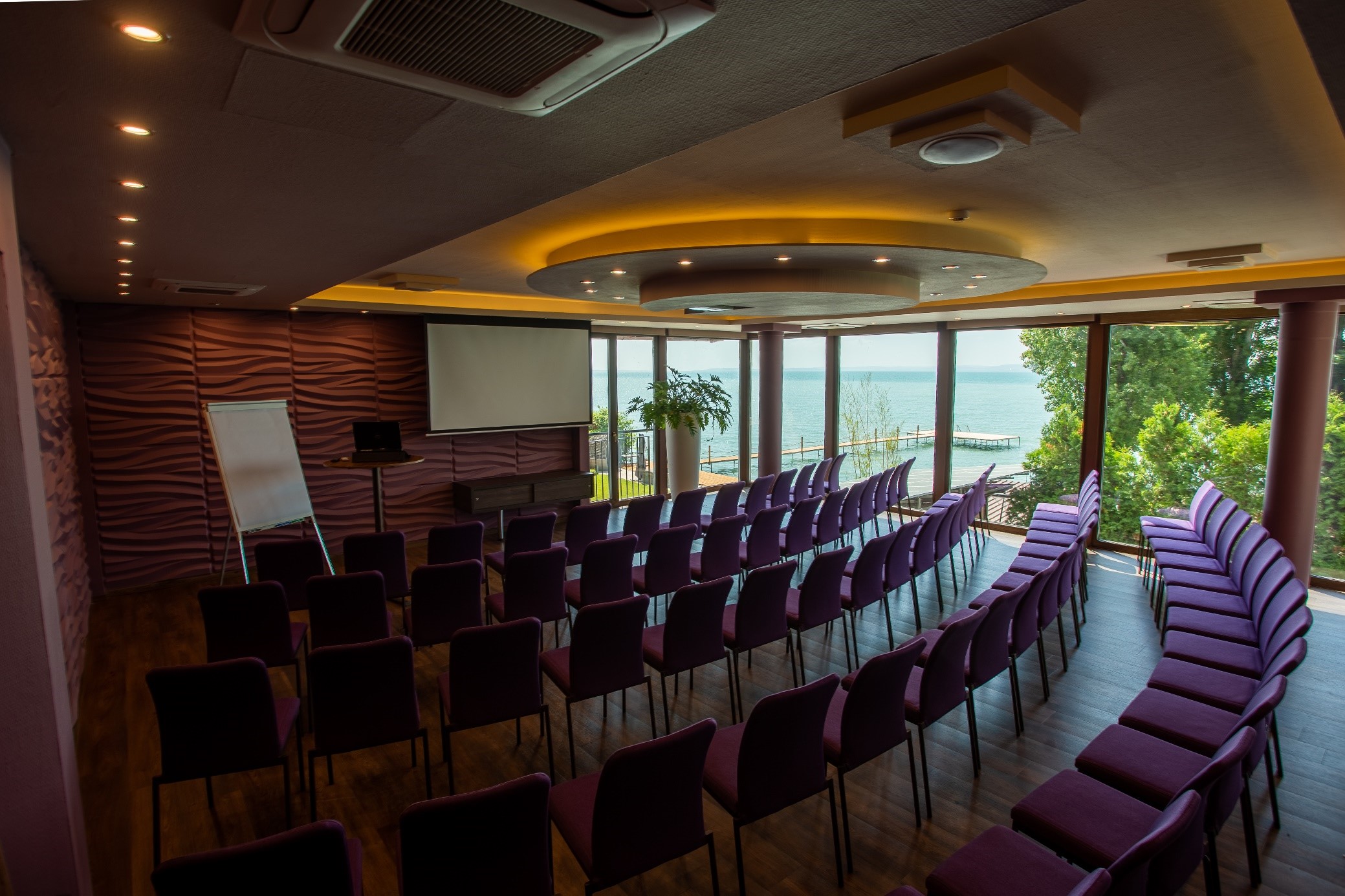 Balatoni panorámás konferenciaterem terembérlés