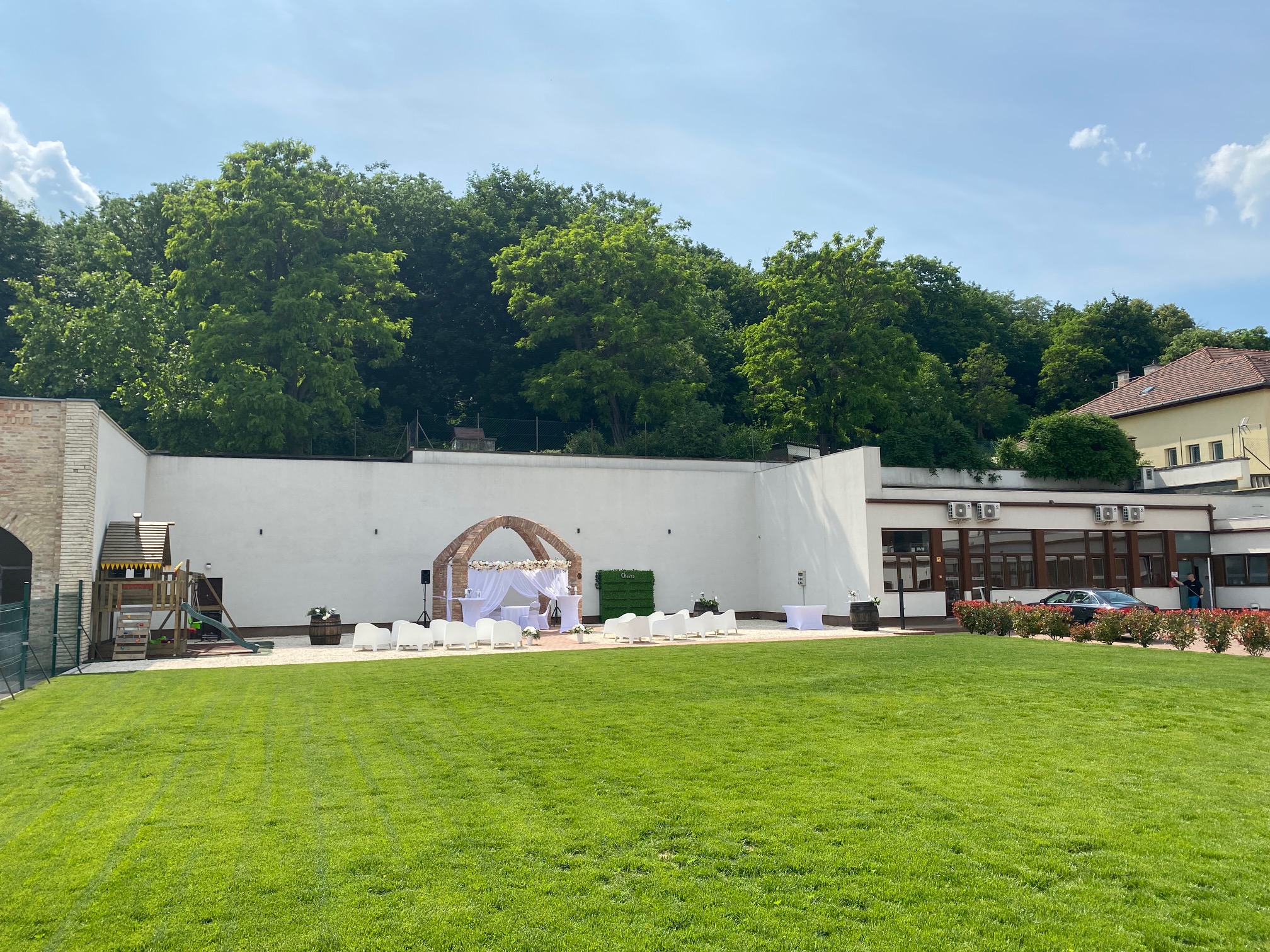 François díszterem