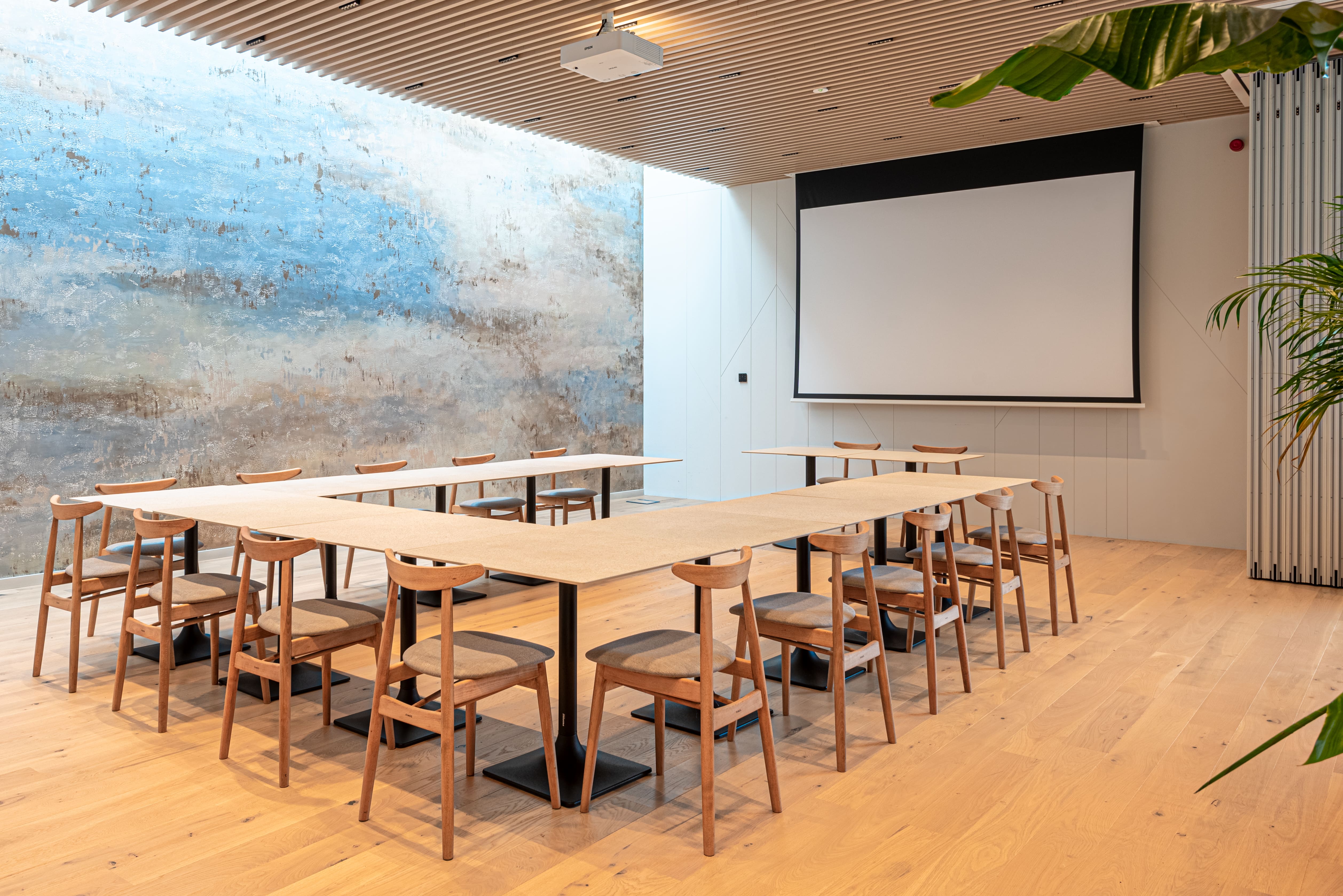 REED Luxury Hotel & Bistro konferenciaterem