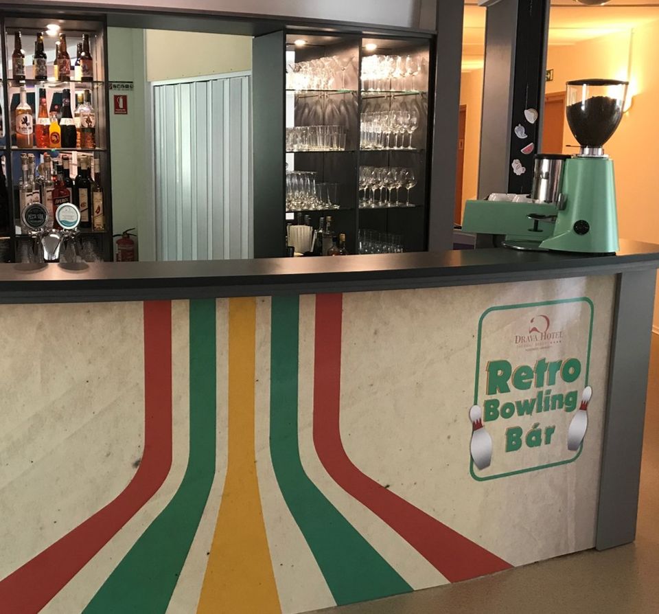 Dráva Hotel Retro Bowling Bár