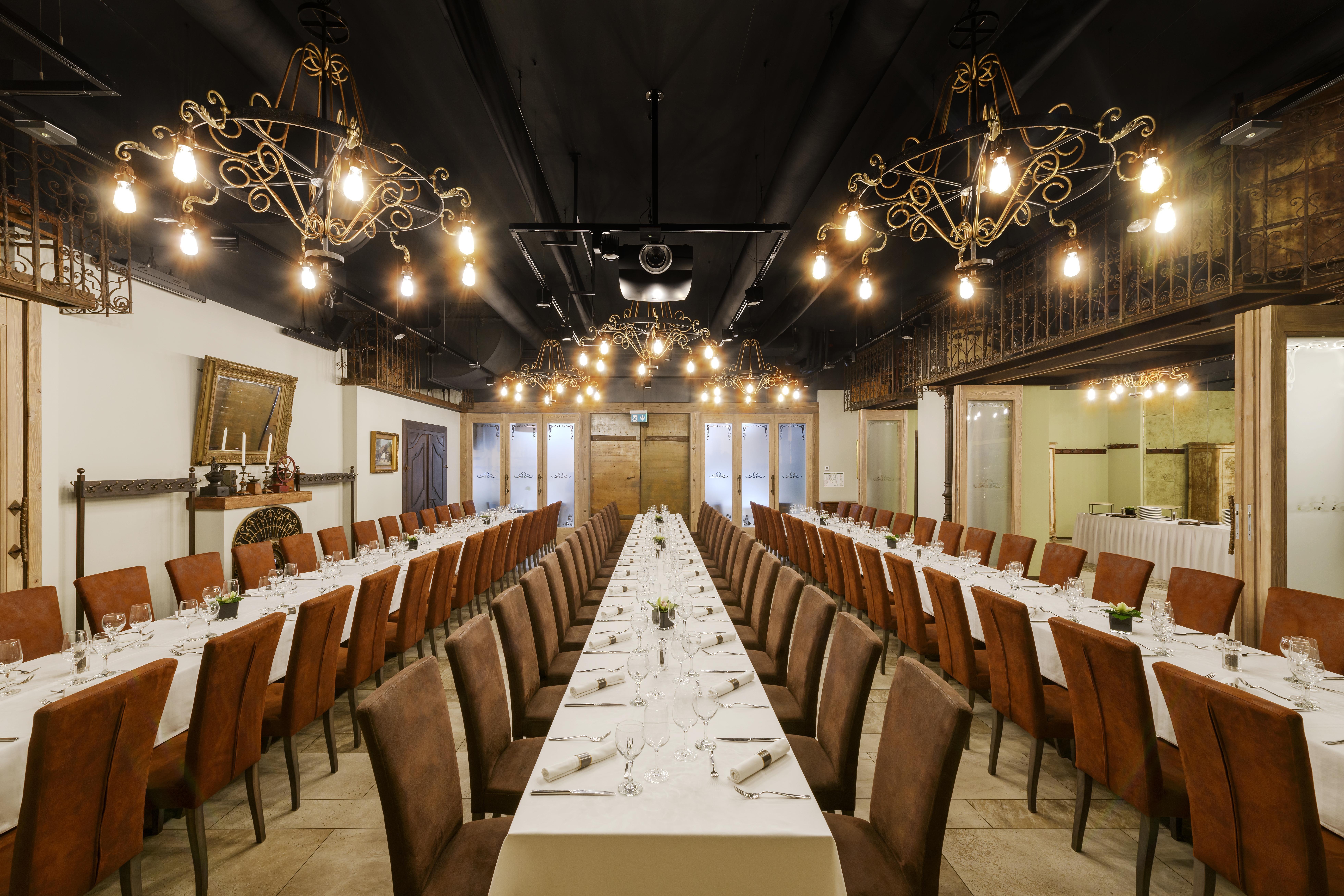 Á la carte + Konferencia + Tükörterem
