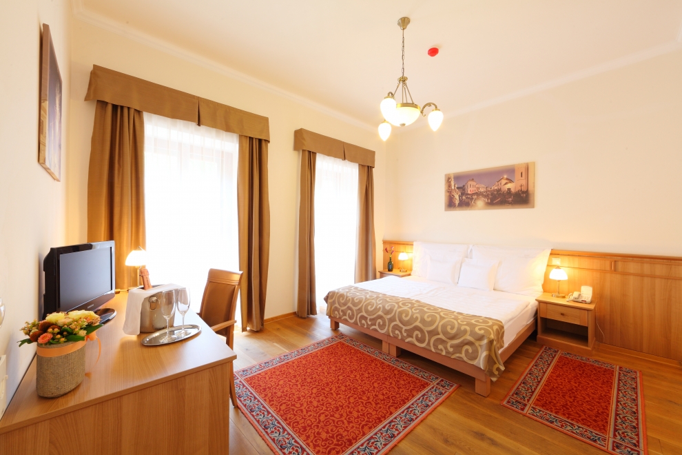 Hotel Historia & Historante