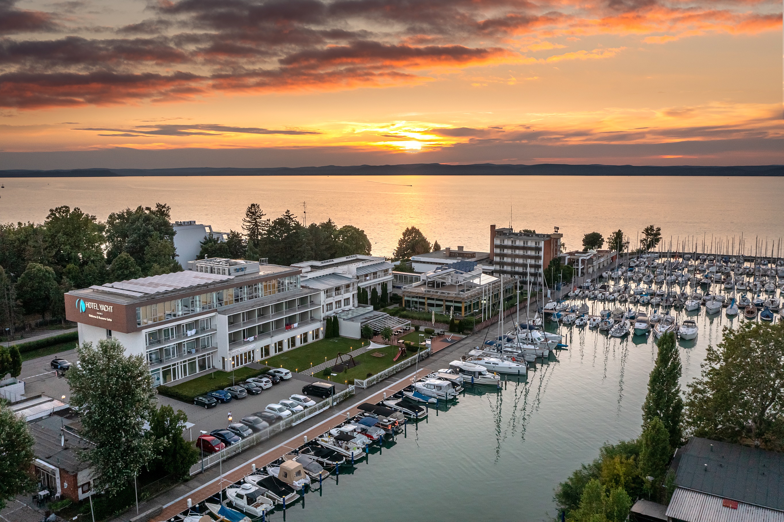Hotel Yacht Wellness & Business
