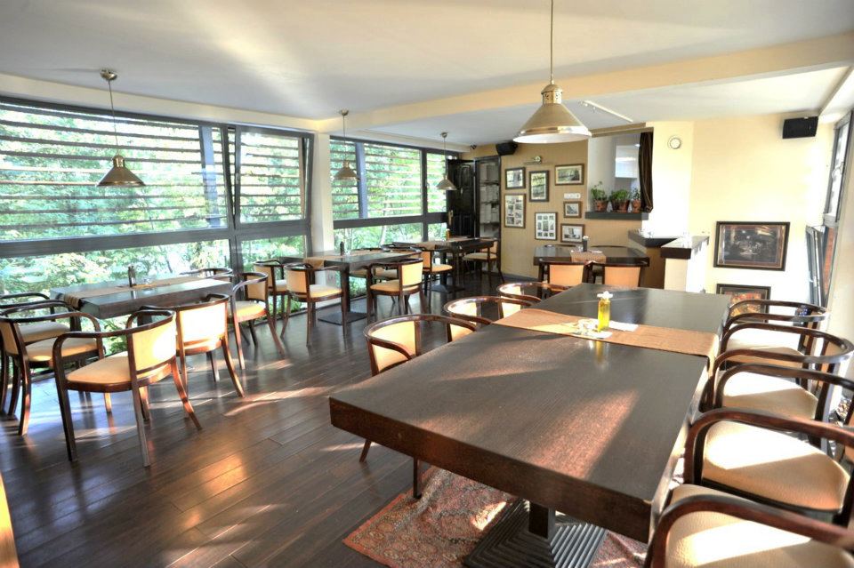 Café Ponyvaregény