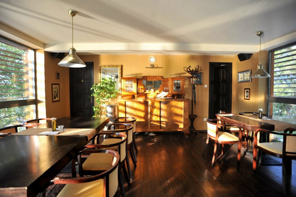 Café Ponyvaregény