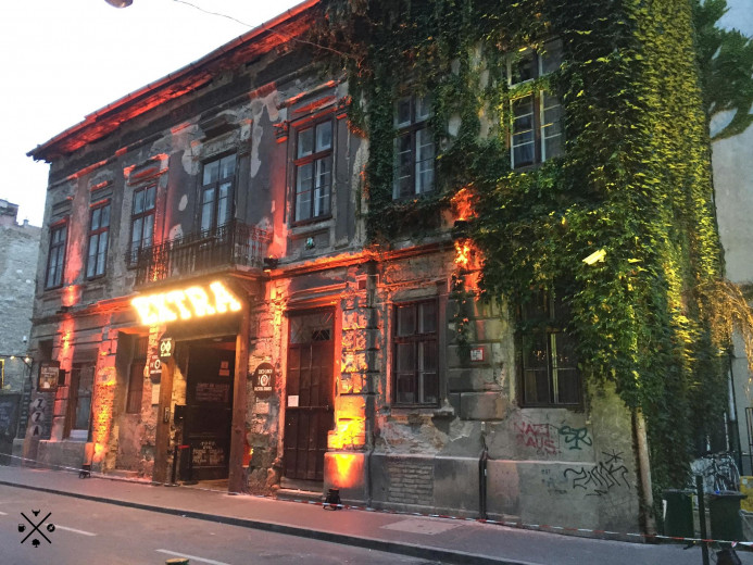EXTRA BUDAPEST