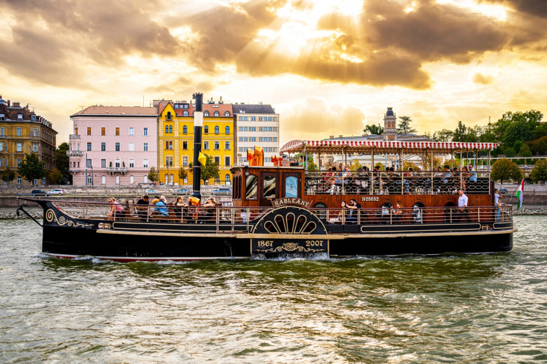 Duna Cruises