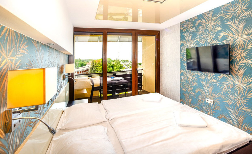 Balaton Hotel & Restaurant