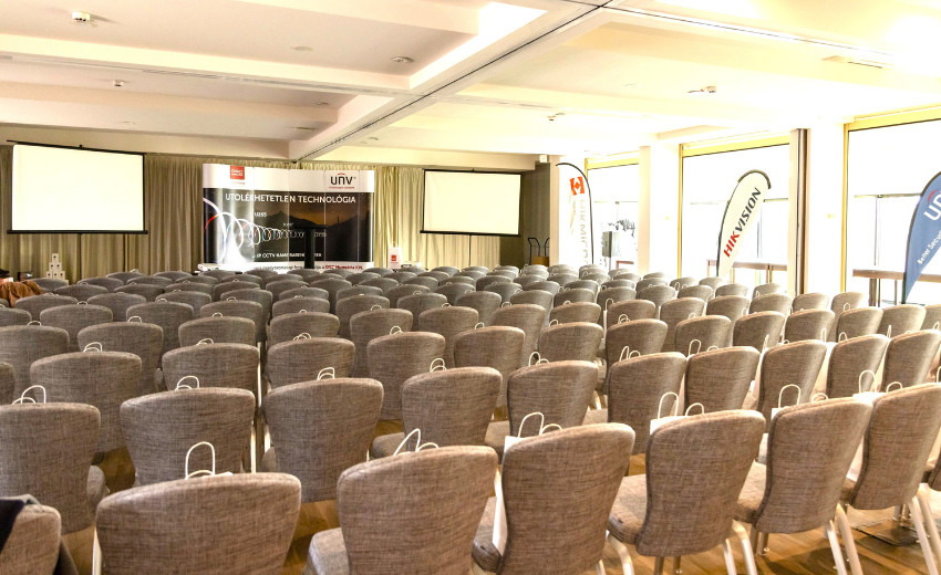 Balaton Hotel & Restaurant